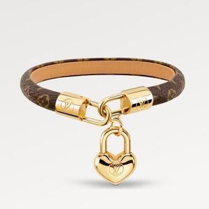 LOUIS VUITTON CRAZY ON LOCK AUTHENTIC